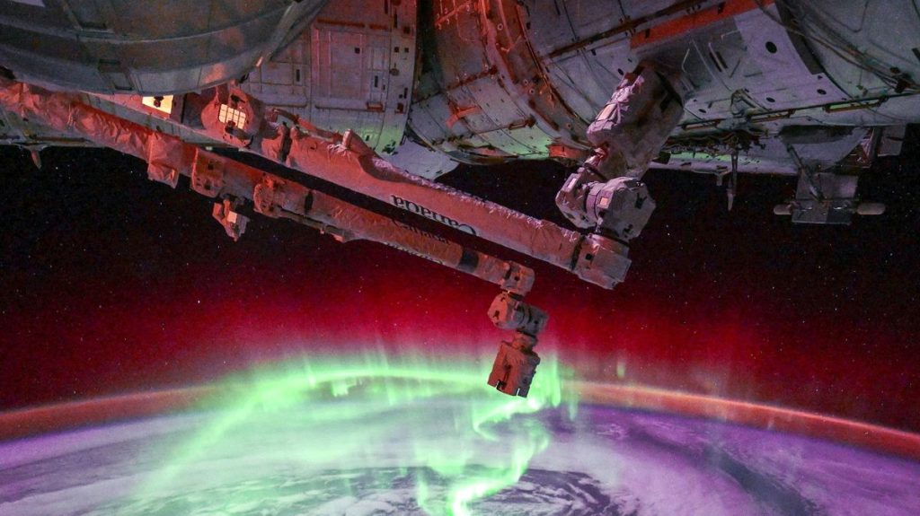 0 Space station crew left in awe by aurora glowing 250 miles above Earth