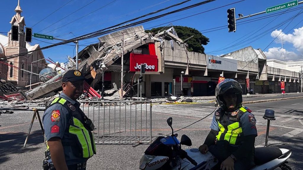 0 TOPSHOT PHILIPPINES EARTHQUAKE