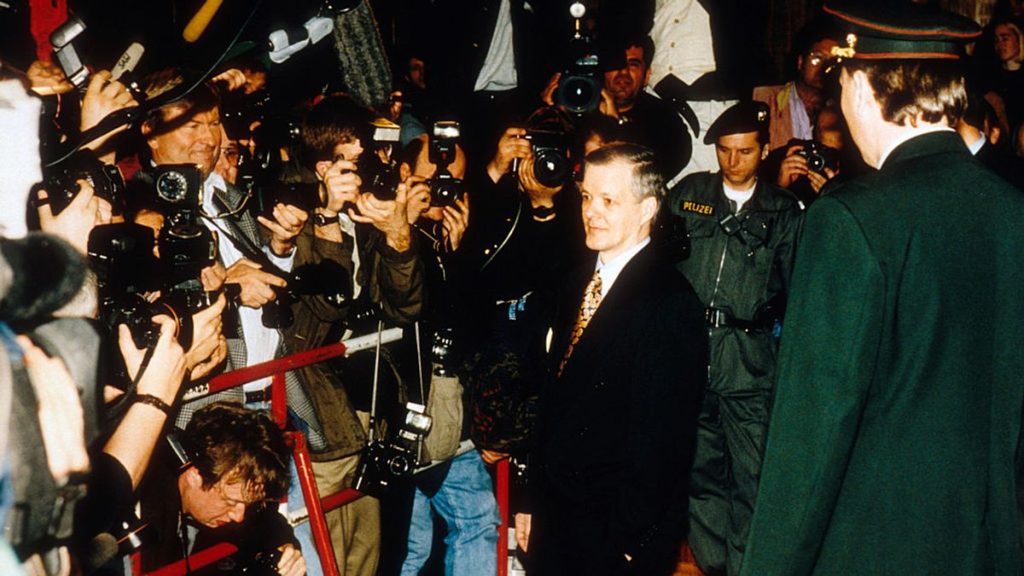 0 TRIAL OF THE WRITERMURDERER JACK UNTERWEGER