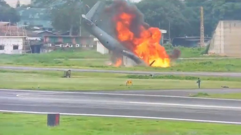0 VIDEO Plane crashes in ball of flames during horror landing killing 5