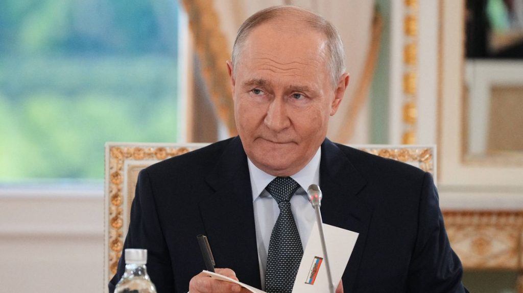1781064704 3 RUSSIA POLITICS MEDIA