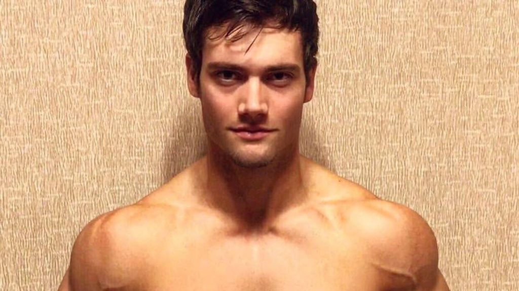 0 Fitness influencer drowns after trashing luxury home and running into lake