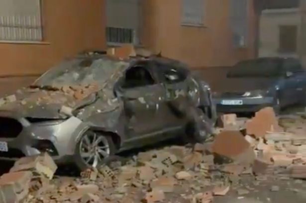 0 PAY BREAKING NEWS 48 MAGNITUDE EARTHQUAKE ROCKS SPAIN AS HOMES SHAKE AND DEBRIS CRASHES DOWN
