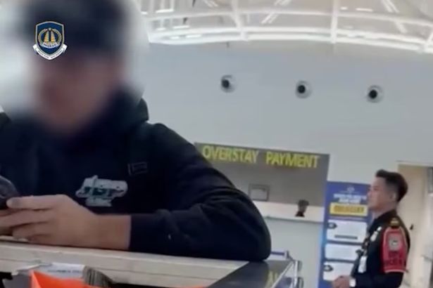 3 public sex act 0011794