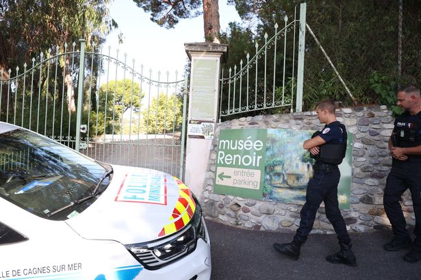 0 FRANCE MUSEUM POLICE ROBBERY