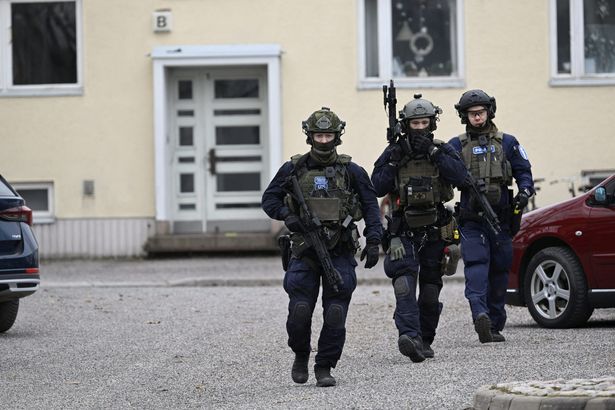 2 FINLAND SHOOTING SCHOOL