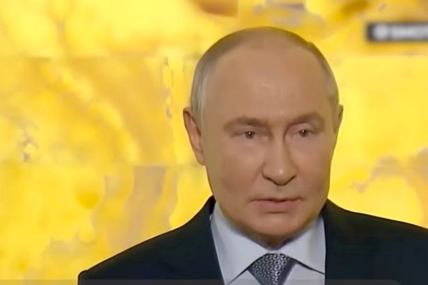 1 Senile Vladimir Putin not with it as stuttering speech emerges
