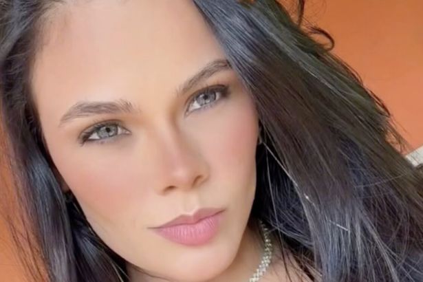 Beauty queen, 26, tragically dies after crashing into tree - but toddler survives 1 2 Beauty queen 26 dies after crashing into tree