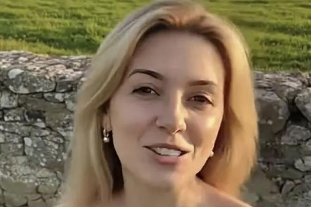 2 Lonely bricklayer 49 travels 1300 miles to meet dream woman only to discover shes AI bot